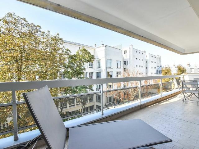 Magnificent flat 2P Auteuil / Saint Cloud, Paris Amsterdam Apartments for Rent
