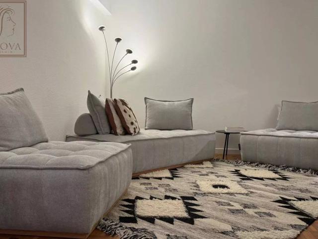 magnificent furnished 3 room apartment entirely renovated
