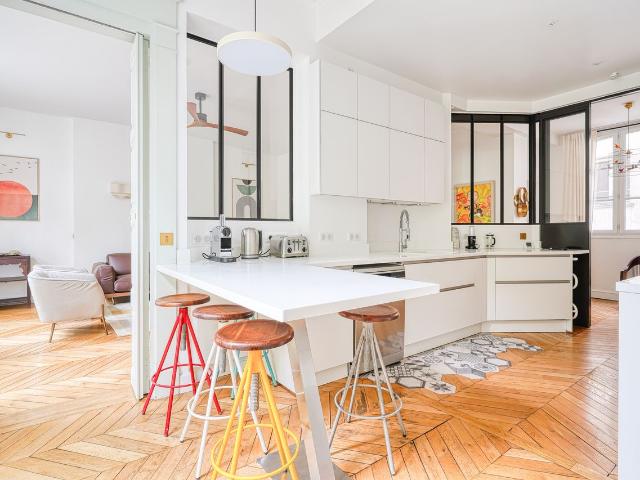 Magnificent large duplex apartment 6 bedrooms in the heart of Saint Germain, Paris 6th arrondissement, with elevator, Paris Amsterdam Apartments for Rent