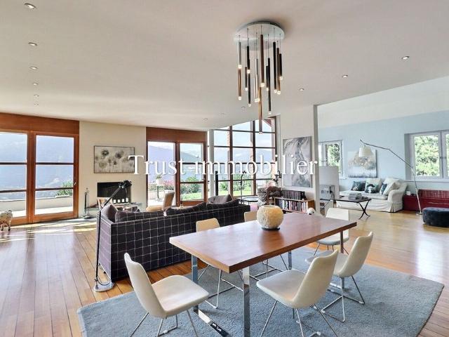 Magnificent spaces for this Villa for rent in Sergnou, Lens