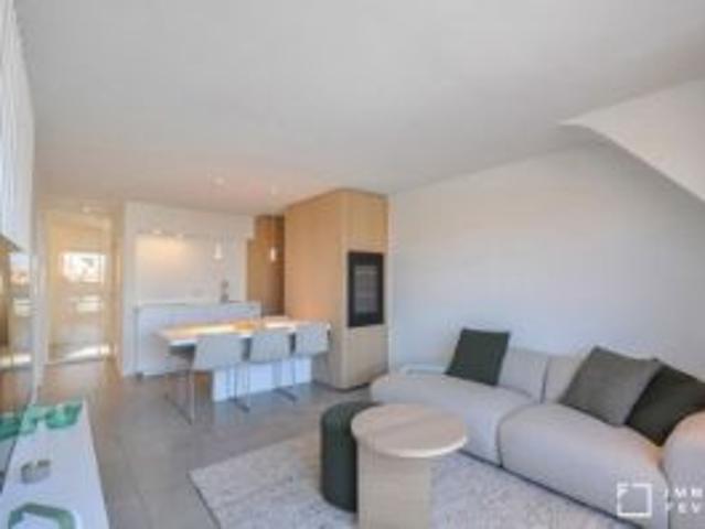 Magnifiek gerenoveerd duplex appartement te koop in Knokke