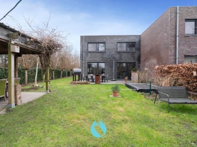 Magnifieke moderne woning in verkeersluwe straat