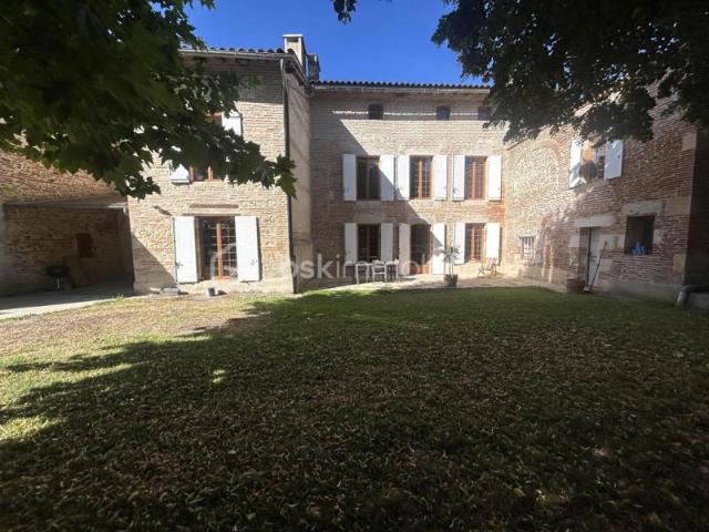 MAGNIFIQUE MAISON 5 CHAMBRES DEPENDANCES PISCINE