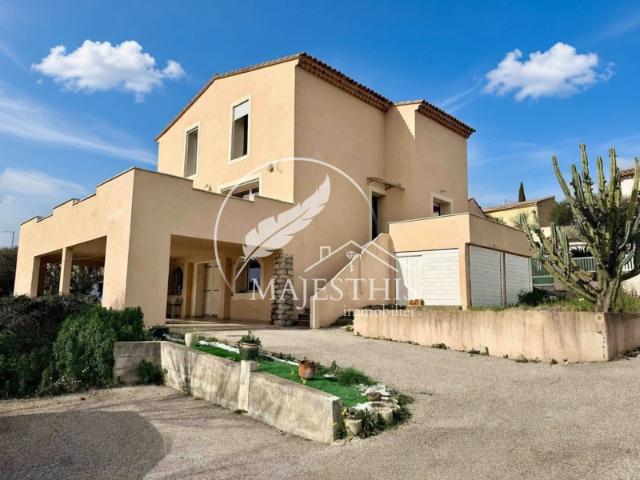Magnifique Maison Contemporaine à PIERREFEU DU VAR 209m2 ave