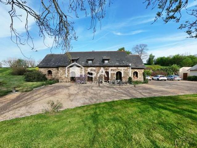 Magnifique maison type Longère de 192m², 5 chambres, dépendances et terrain de 21400m²