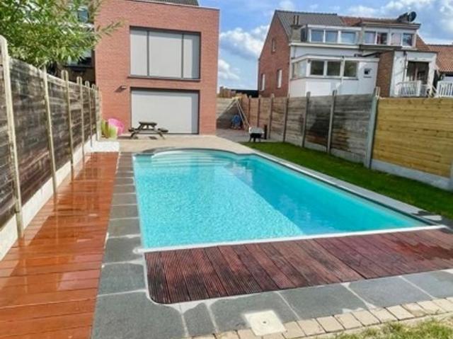Magnifique maison avec jardin et piscine