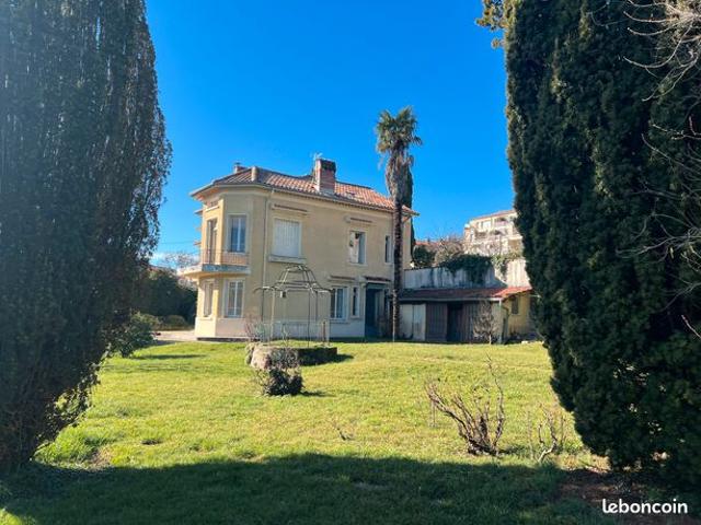 Magnifique Maison Bourgeoise de 208 m² – Parc Arboré de 2 787 m² Constructible & Dépendances – Rare à la Vente
