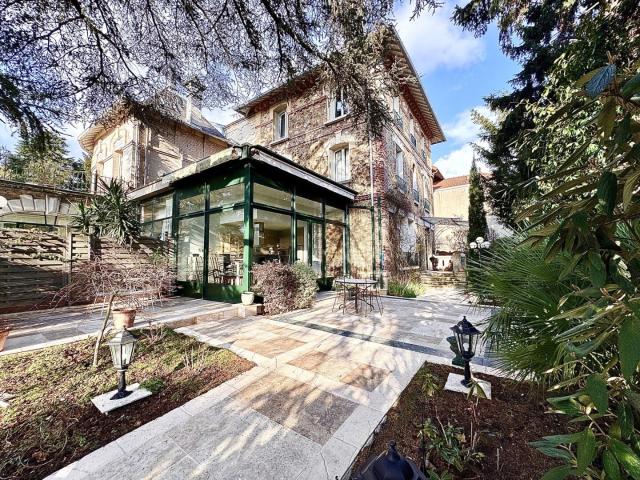 Magnifique maison bourgeoise de 217 m² – Quartier Petit Val