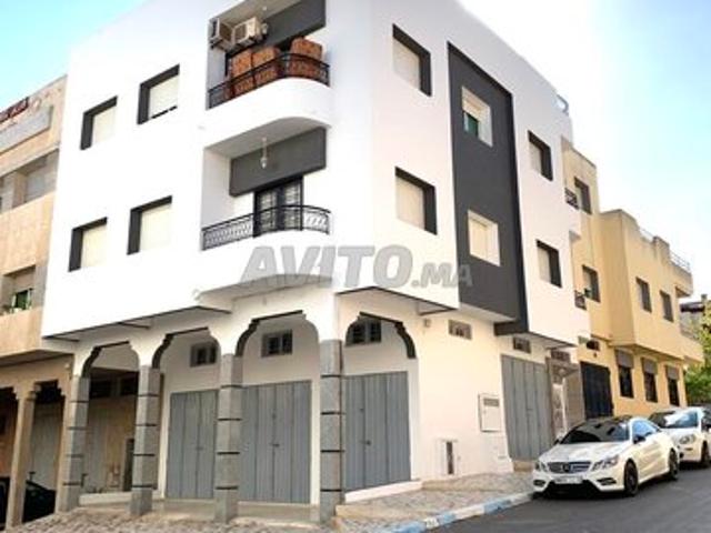 Magnifique maison commerciale 2 facades de 135 m2