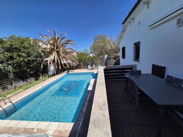 Magnifique maison de 121.13 m² avec son garage et sa piscine