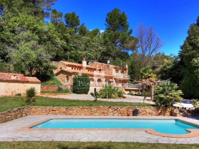 Magnifique maison de 158,7 m² à Aups avec piscine