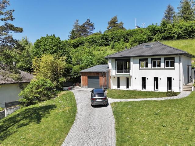 Magnifique Maison De 160M2 Rénovée Avec Goûts Au Cœur De Bon. 145m² Bonne