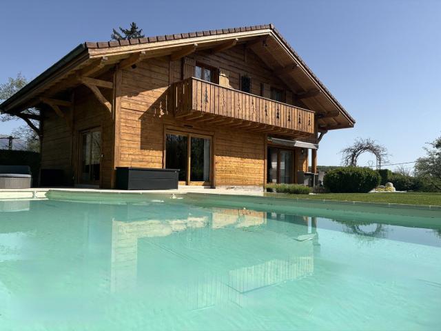 Magnifique maison de 230m2 avec piscine 230m² Farges