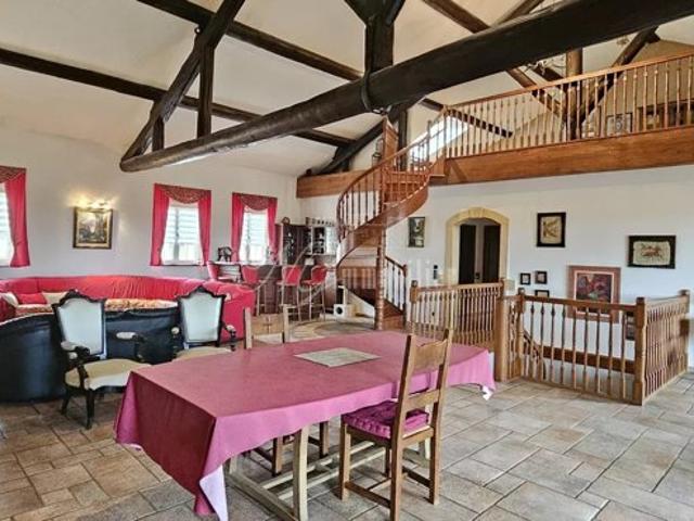 Magnifique maison de 295 m² avec terrasse, cour, et garage sur un terrain de 31.95 ares à Servigny les sainte barbe F 57