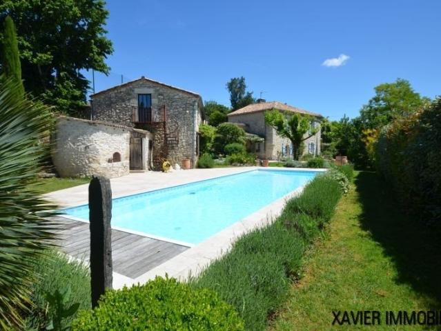 Magnifique maison de village avec piscine chauffée, grange e. 135m² Montaigu de Quercy