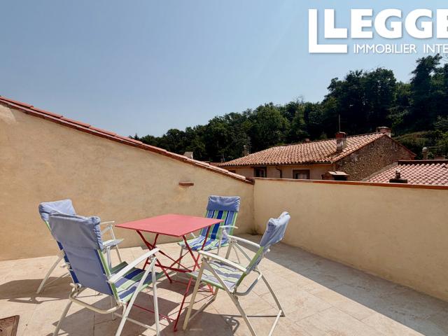 Magnifique maison de village en pierre entièrement rénovée à Finestret avec terrasse de toit