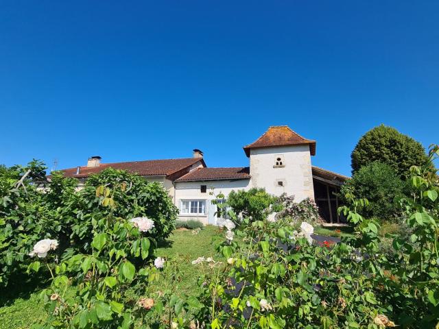 Magnifique maison de village rénovée avec goût 208m² Les Essards