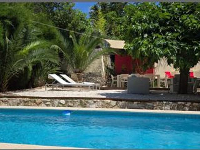 Magnifique maison de ville de 5pc avec piscine
