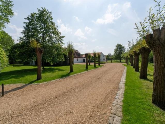 Magnifique maison de campagne avec plusieurs dépendances po