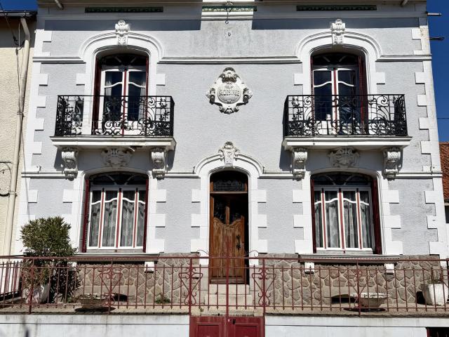 MAGNIFIQUE MAISON DE CARACTÈRE !