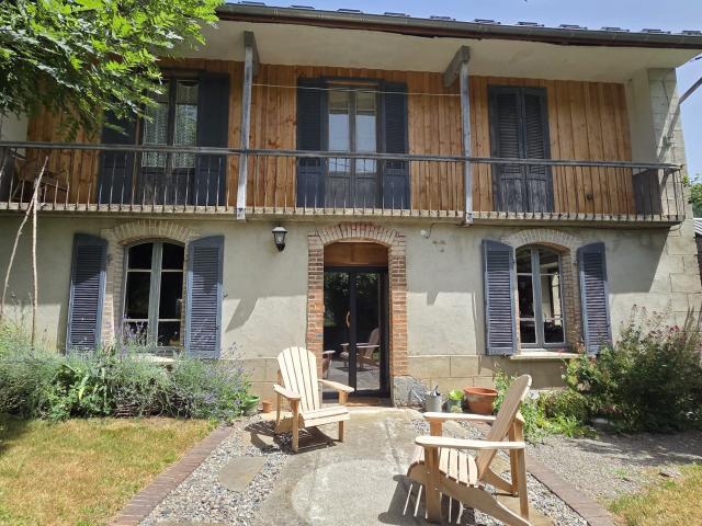 Magnifique maison de caractère dans un petit hameau paisible, sur les hauteurs de Biert