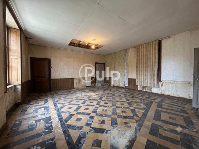 Magnifique maison de caractère spacieuse de plus de 160 m2 4 chambres à rénover