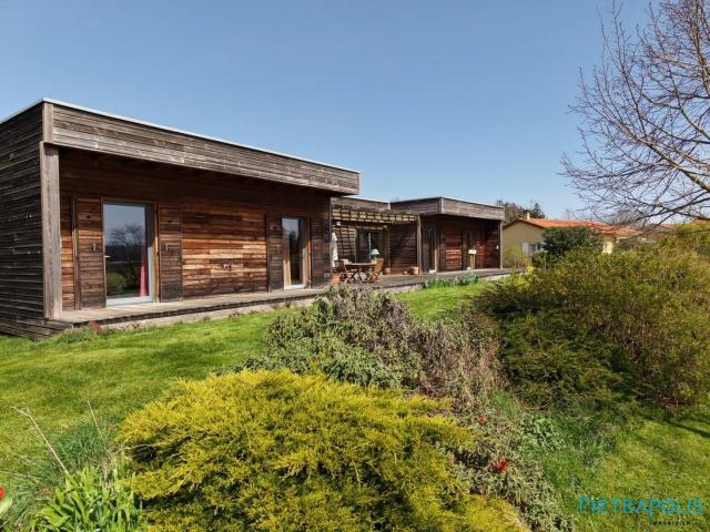 magnifique maison de plain pied a saint symphorien de lay