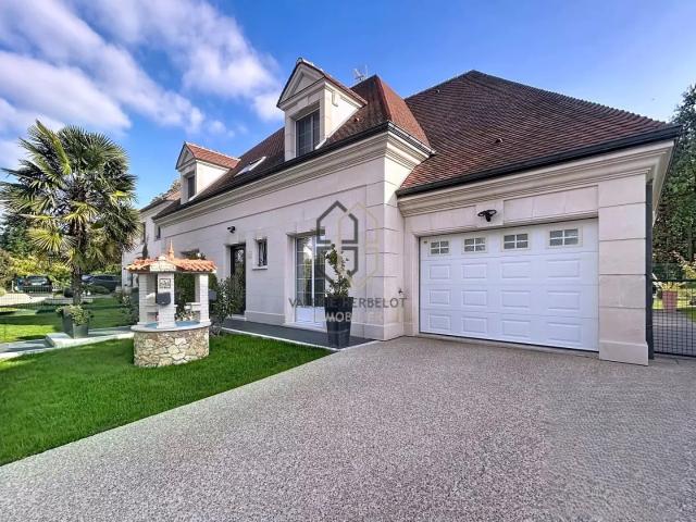 Magnifique maison directement sur le golf d'Ormesson