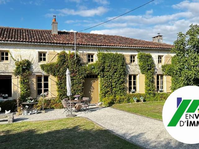 MAGNIFIQUE MAISON DU XVIII EME SIECLE