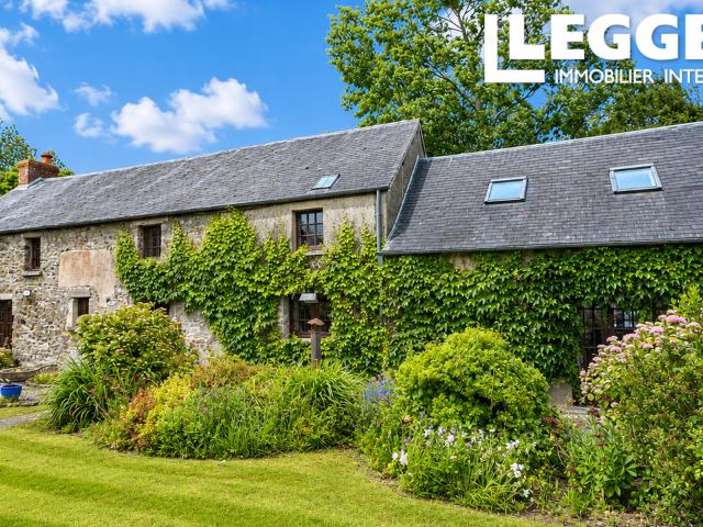 Magnifique maison en pierre à Mobecq 170m2 4 chambres 2 sdb beau jardin grand garage isolée