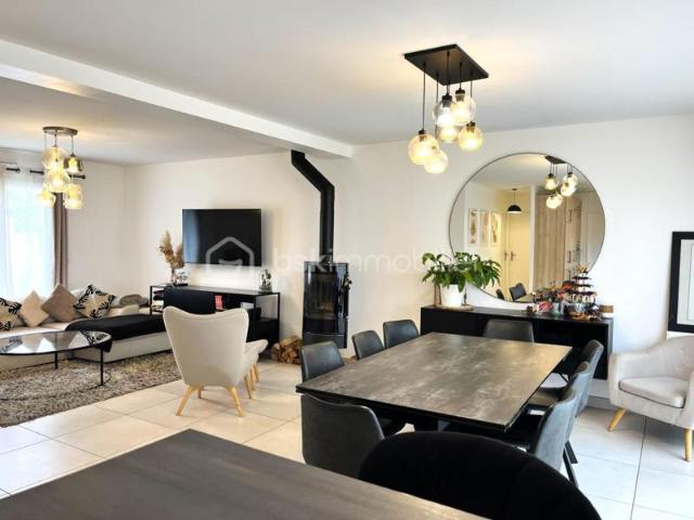 Magnifique maison familiale contemporaine à Orgeval – Secteur recherché
