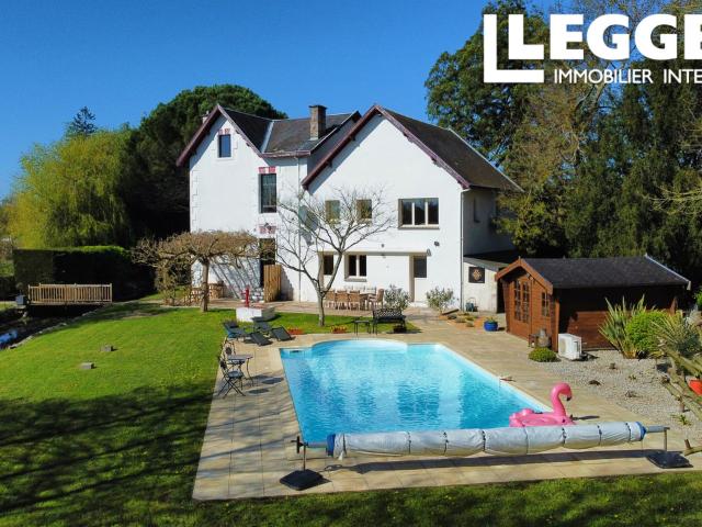 Magnifique maison individuelle avec piscine, sauna, jardin au bord de la rivière et potentiel chambres d’hôtes