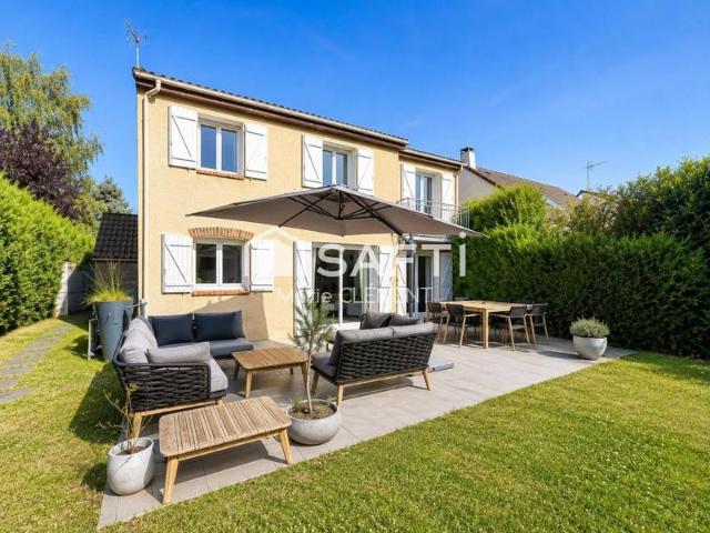 Magnifique maison individuelle de 135 m2, 4 chambres, double garage, terrain de 696 m2 sans vis à vis