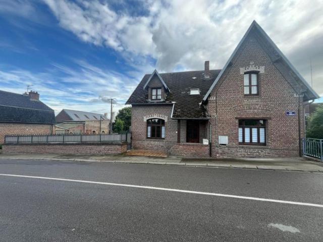Magnifique maison individuelle de 207 m² habitables – 4 chambres, jardin et grand garage