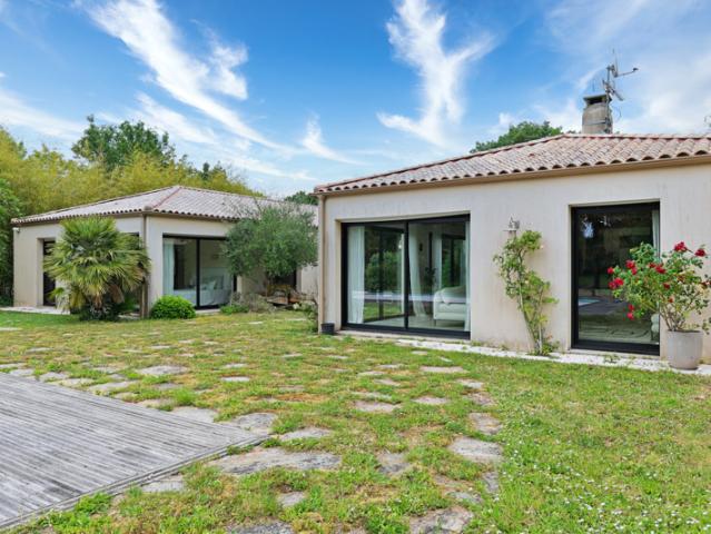 Magnifique maison La Chevrolière 5 ch, 326m2 Piscine s