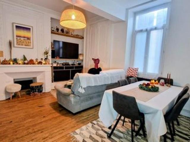 Magnifique maison rénovée au cœur du village d'Aiguillon – 150 m² habitables avec jardin