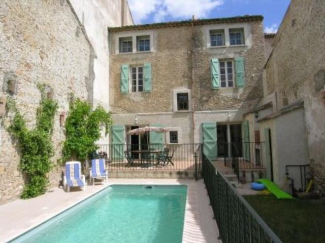 Magnifique manoir avec terrasse et piscine sur cour 235m² Autignac