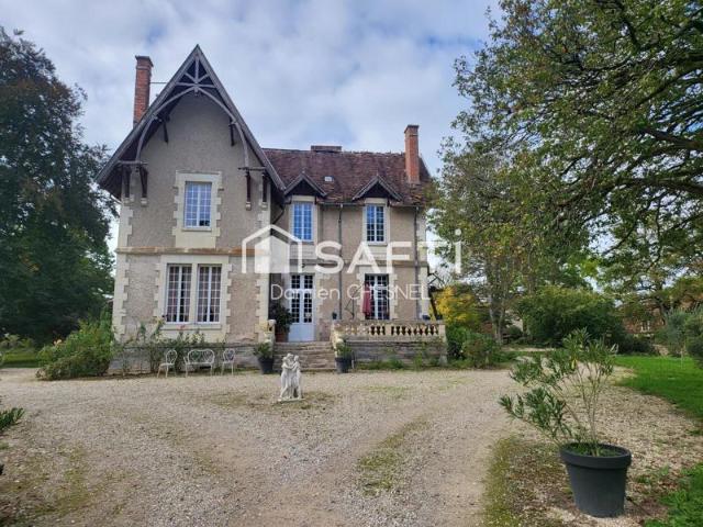 Magnifique manoir rénové avec dépendances et parc arboré à 10 min de Saint Amand Montrond