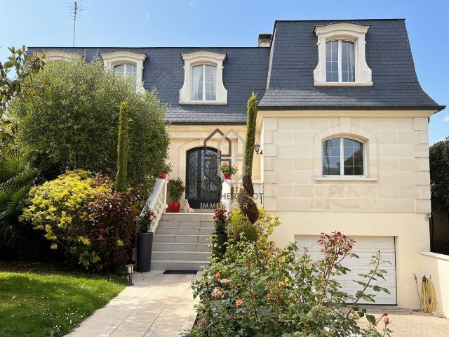Magnifique mansard en pierre de taille avec piscine