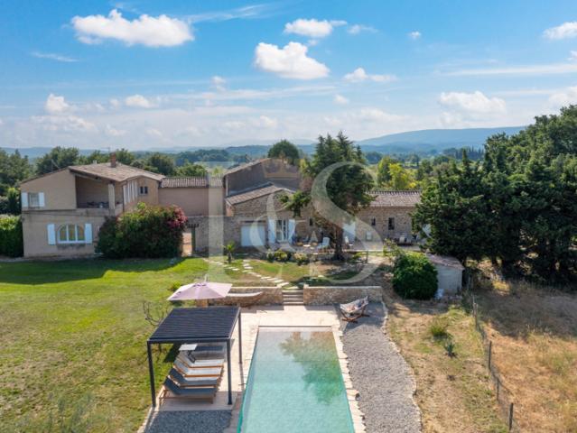 Magnifique Mas au coeur du Luberon composé de deux habitatio