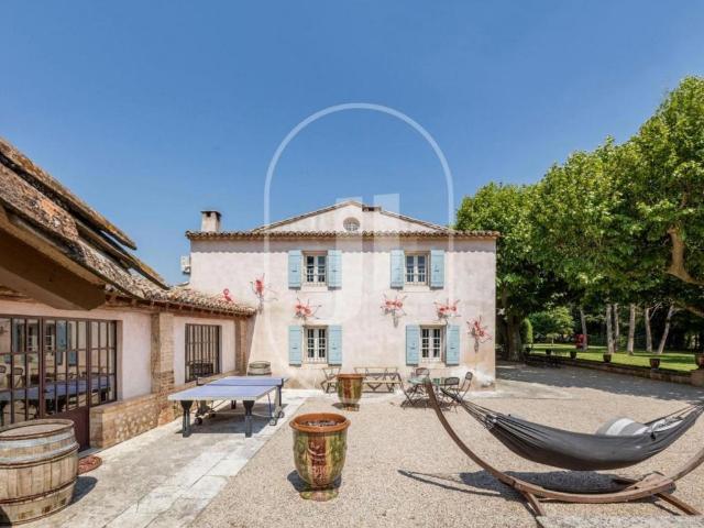Magnifique Mas avec piscine à vendre proche de l'Isle sur la. 504m² L'Isle sur la Sorgue