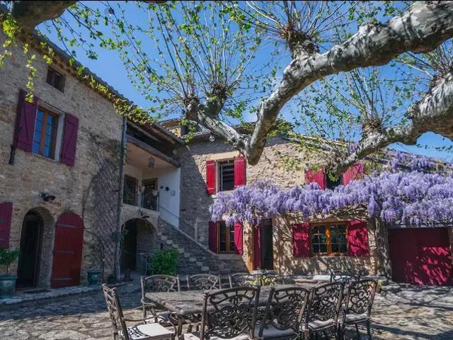 Magnifique Mas avec 1 gite, Authenticité, Charme et élégance, 2.2 Hect