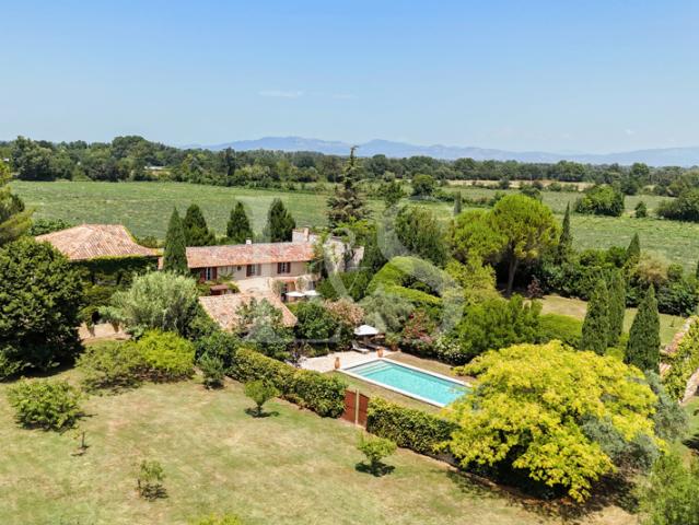 Magnifique mas de 410m2 sur 6380m2 de parc avec piscine