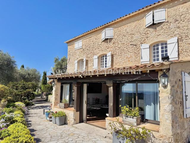 Magnifique Mas Du XVIIIème Siecle Et Sa Vue Mer 156m² Le Tignet