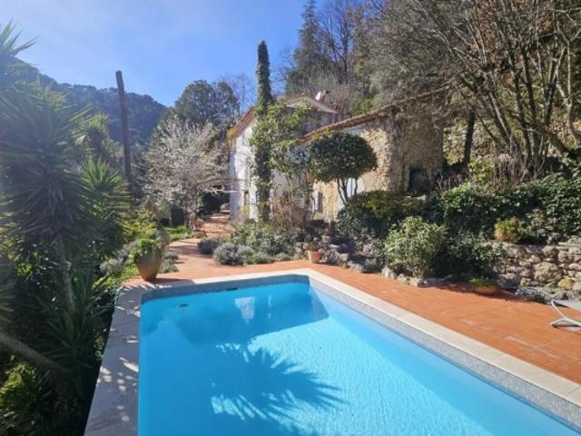 Magnifique mas en pierre à Grasse