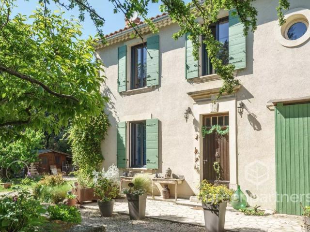Mas Provençal Rénové avec Gîtes & Piscine | 275 m² | Terrain 1,3