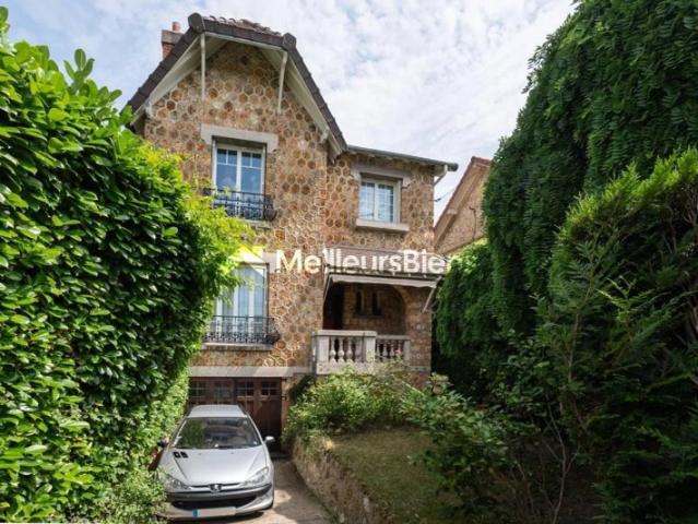 Magnifique Meulière proche gare dans une des plus belle rue de Cormeilles en Parisis