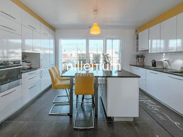 Magnifique attique avec grande terrasse | dreamo. Ch