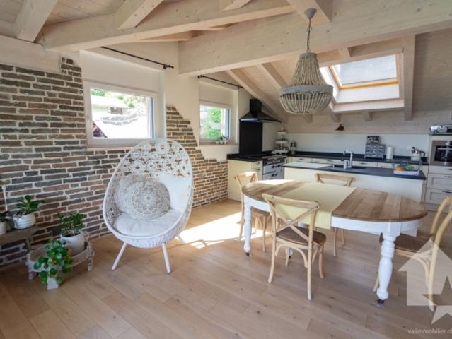 Magnifique attique en duplex de 4,5 pces d'une surface de 118m2 hab