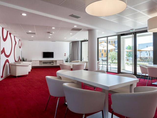 Magnifique Appart T2 avec terrasse de 26m2, Parking au Senioriales® de Juvignac Disponible immédiatement